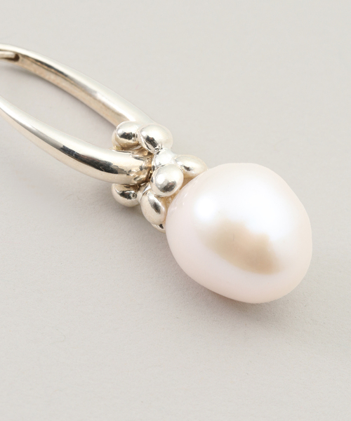 VERMEIL par iena（ヴェルメイユパーイエナ）の「SAPIR BACHAR サピア バシャール OVAL PEARL FLORA HOOPS 58001-00313（ピアス（両耳用）・レディース・シルバー・FREE）」の5枚目の写真