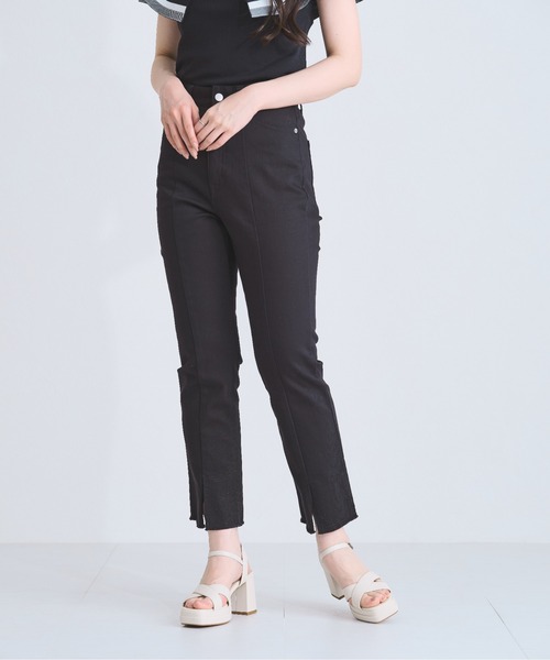 MISCH MASCH（ミッシュマッシュ）の「裾スリットフレアデニムパンツ（デニムパンツ・レディース・ブラック/ネイビー・マルチサイズ）」の4枚目の写真