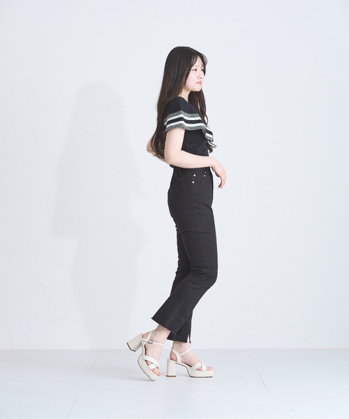 MISCH MASCH（ミッシュマッシュ）の「裾スリットフレアデニムパンツ（デニムパンツ・レディース・ブラック/ネイビー・マルチサイズ）」の8枚目の写真