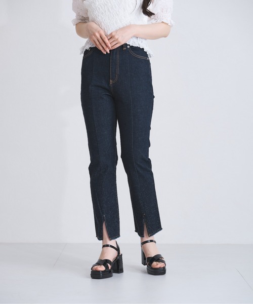 MISCH MASCH（ミッシュマッシュ）の「裾スリットフレアデニムパンツ（デニムパンツ・レディース・ブラック/ネイビー・マルチサイズ）」の13枚目の写真