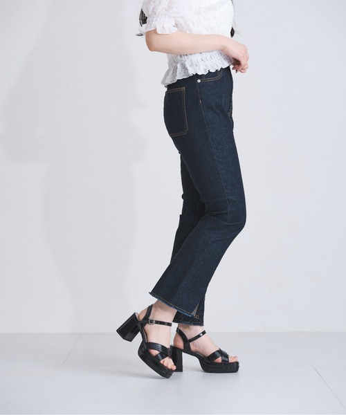 MISCH MASCH（ミッシュマッシュ）の「裾スリットフレアデニムパンツ（デニムパンツ・レディース・ブラック/ネイビー・マルチサイズ）」の14枚目の写真