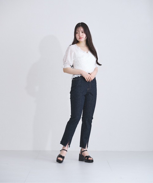 MISCH MASCH（ミッシュマッシュ）の「裾スリットフレアデニムパンツ（デニムパンツ・レディース・ブラック/ネイビー・マルチサイズ）」の16枚目の写真