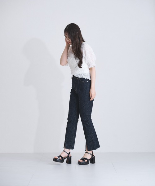 MISCH MASCH（ミッシュマッシュ）の「裾スリットフレアデニムパンツ（デニムパンツ・レディース・ブラック/ネイビー・マルチサイズ）」の17枚目の写真