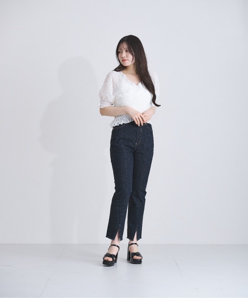 MISCH MASCH（ミッシュマッシュ）の「裾スリットフレアデニムパンツ（デニムパンツ・レディース・ブラック/ネイビー・マルチサイズ）」の20枚目の写真