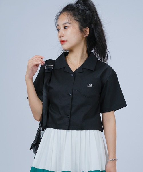 DURAS(デュラス)の「オープンカラークロップシャツ(シャツ/ブラウス・レディース・サックスブルー/ブラック/オフホワイト・SMALL/MEDIUM)」の3枚目の写真