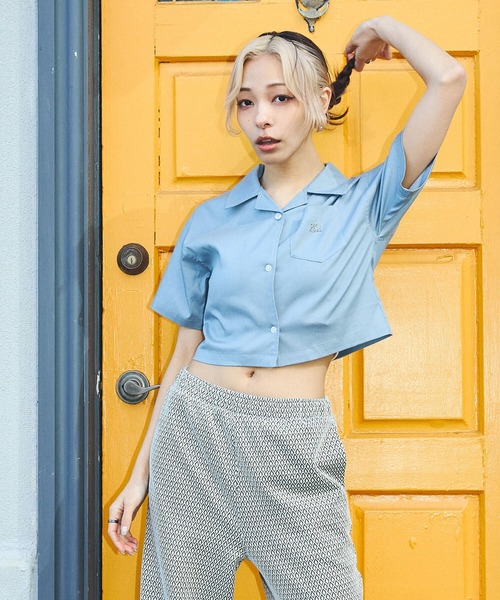 DURAS(デュラス)の「オープンカラークロップシャツ(シャツ/ブラウス・レディース・サックスブルー/ブラック/オフホワイト・SMALL/MEDIUM)」の5枚目の写真