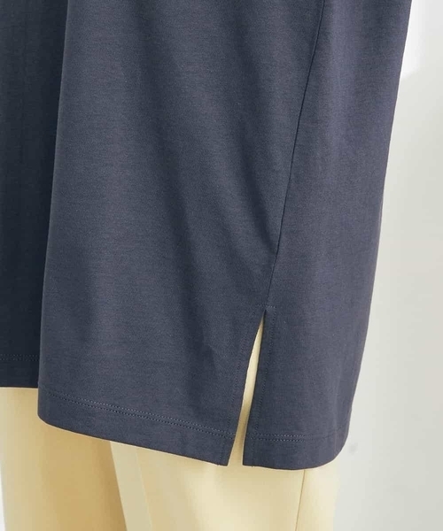 a.v.v(アーヴェヴェ)の「【UVカット/接触冷感/コットン100%】大人のロールアップハーフスリーブオーバーサイズTシャツ(Tシャツ/カットソー・レディース・ホワイト/チャコールグレー/ネイビー・34/36/38/42/40)」の14枚目の写真