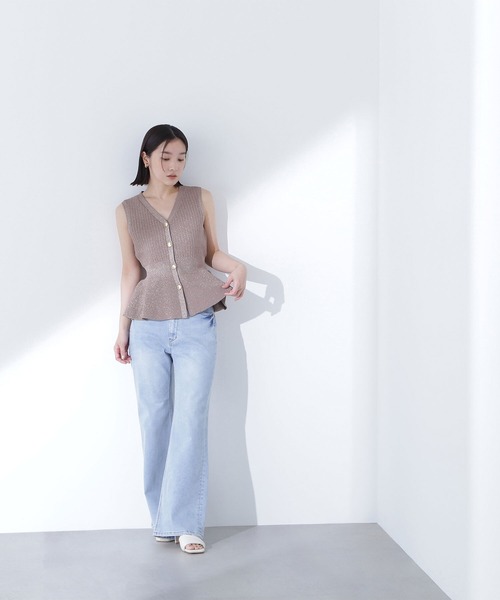 NATURAL BEAUTY BASIC（ナチュラルビューティーベーシック）の「◇ツイーディーペプラムニットジレ（ニット/セーター・レディース・ベージュ/ネイビー/ダークブラウン・FREE）」の6枚目の写真
