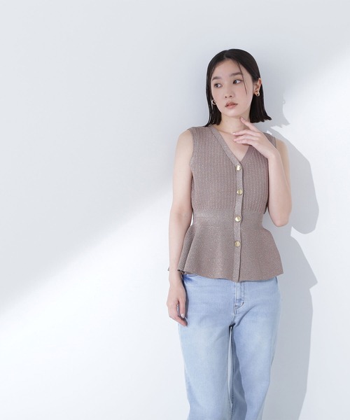 NATURAL BEAUTY BASIC（ナチュラルビューティーベーシック）の「◇ツイーディーペプラムニットジレ（ニット/セーター・レディース・ベージュ/ネイビー/ダークブラウン・FREE）」の9枚目の写真
