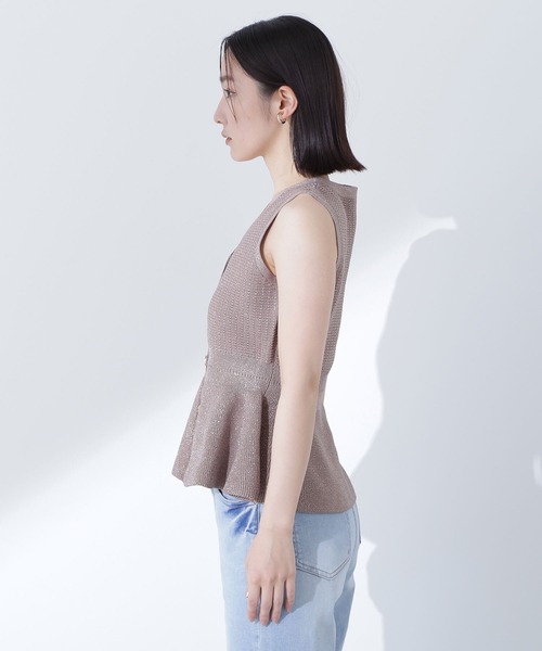NATURAL BEAUTY BASIC（ナチュラルビューティーベーシック）の「◇ツイーディーペプラムニットジレ（ニット/セーター・レディース・ベージュ/ネイビー/ダークブラウン・FREE）」の10枚目の写真