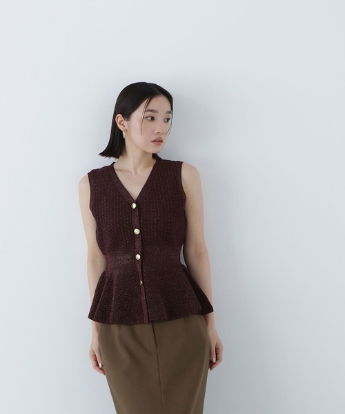 NATURAL BEAUTY BASIC（ナチュラルビューティーベーシック）の「◇ツイーディーペプラムニットジレ（ニット/セーター・レディース・ベージュ/ネイビー/ダークブラウン・FREE）」の16枚目の写真