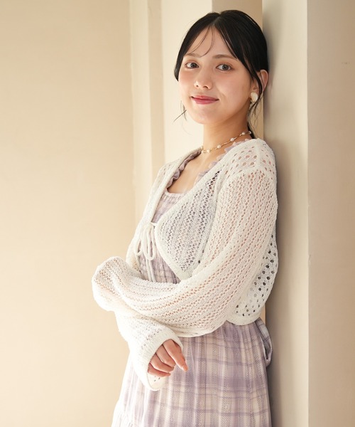 ASTORIA ODIER（アストリアオディール）の「スパンコール透かし編みボレロ（ニット/セーター・レディース・ブラック/ホワイト/ラベンダー・MEDIUM）」の5枚目の写真