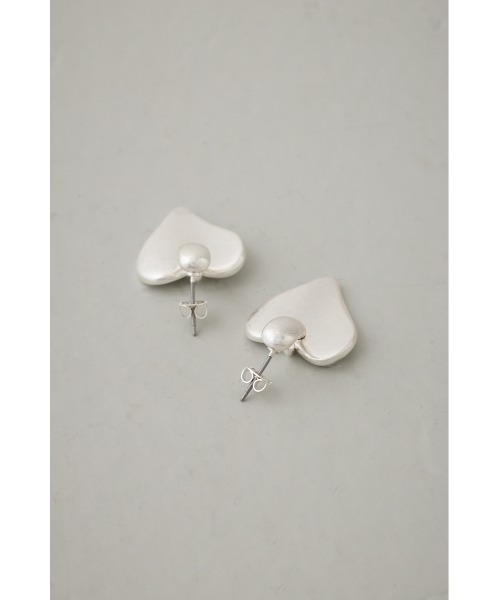 AZUL by moussy(アズールバイマウジー)の「ハートモチーフスウィングピアス(ピアス(両耳用)・レディース・シルバー/ゴールド系その他・FREE)」の6枚目の写真