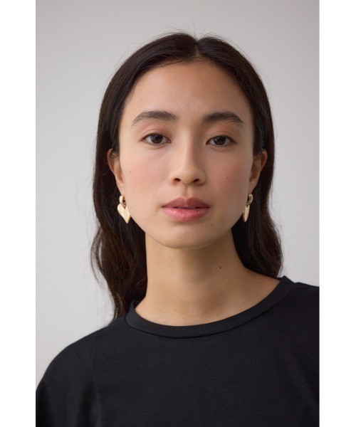AZUL by moussy(アズールバイマウジー)の「ハートモチーフスウィングピアス(ピアス(両耳用)・レディース・シルバー/ゴールド系その他・FREE)」の9枚目の写真