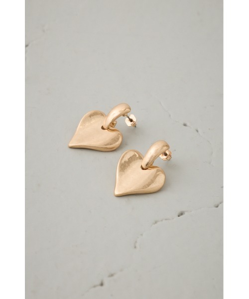 AZUL by moussy(アズールバイマウジー)の「ハートモチーフスウィングピアス(ピアス(両耳用)・レディース・シルバー/ゴールド系その他・FREE)」の11枚目の写真