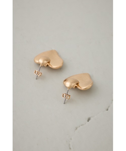 AZUL by moussy(アズールバイマウジー)の「ハートモチーフスウィングピアス(ピアス(両耳用)・レディース・シルバー/ゴールド系その他・FREE)」の12枚目の写真