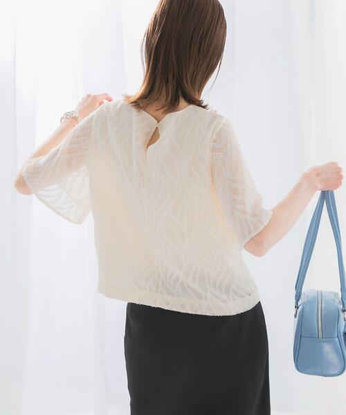 URBAN RESEARCH ROSSO WOMEN（アーバンリサーチ　ロッソ）の「セミシアーカットジャガードブラウス（シャツ/ブラウス・レディース・ネイビー/ベージュ/ブルー/オフホワイト・FREE）」の10枚目の写真