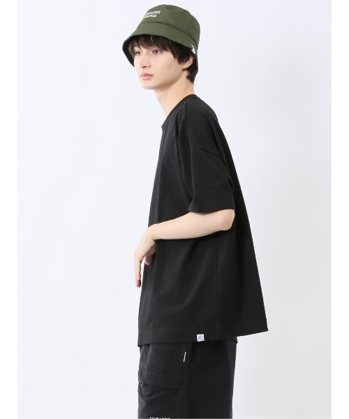 TAKA-Q(タカキュー)の「【サウナ キャンプ アウトドア】タカキュー Sauna Camp×T/Q ロゴ クルー 半袖 Tシャツ(Tシャツ/カットソー・メンズ・ホワイト/ブラック・MEDIUM/LARGE/X-LARGE)」の11枚目の写真