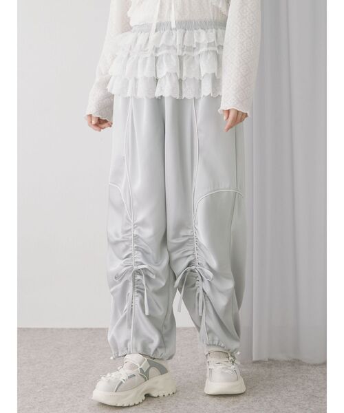 merry jenny（メリージェニー）の「サテンフリルワイドパンツ（その他パンツ・レディース・ピンク/オフホワイト/ライトブルー・FREE）」の7枚目の写真