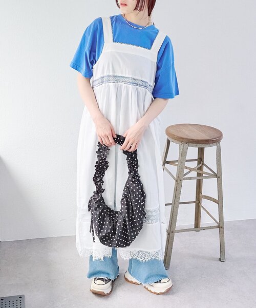 w closet(ダブルクローゼット)の「vintageレースロングワンピース(ワンピース・レディース・オフホワイト/ブルー・FREE)」の4枚目の写真