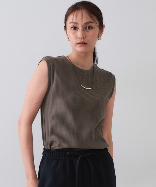 OPAQUE.CLIP(オペークドットクリップ)の「◆ノースリーブリブカットソー【洗濯機洗い可】(Tシャツ/カットソー・レディース・ホワイト/ダークグレー/ブラウン系その他/ブラック・42/40/38/36)」の4枚目の写真