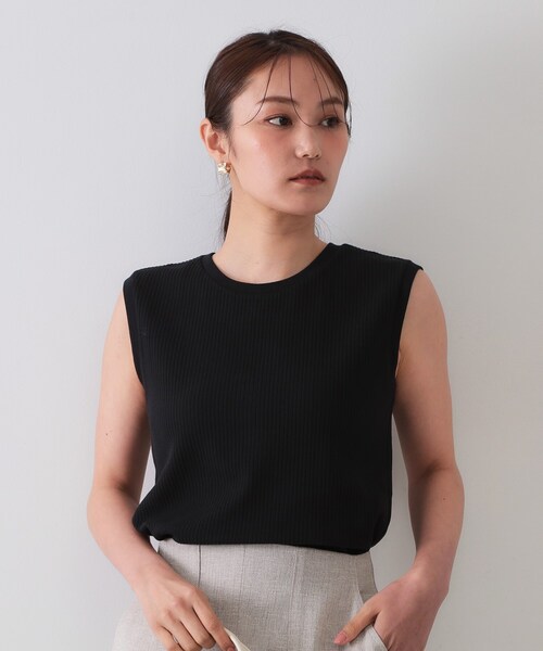 OPAQUE.CLIP(オペークドットクリップ)の「◆ノースリーブリブカットソー【洗濯機洗い可】(Tシャツ/カットソー・レディース・ホワイト/ダークグレー/ブラウン系その他/ブラック・42/40/38/36)」の2枚目の写真