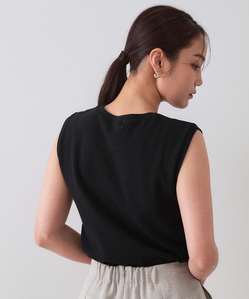 OPAQUE.CLIP(オペークドットクリップ)の「◆ノースリーブリブカットソー【洗濯機洗い可】(Tシャツ/カットソー・レディース・ホワイト/ダークグレー/ブラウン系その他/ブラック・42/40/38/36)」の9枚目の写真