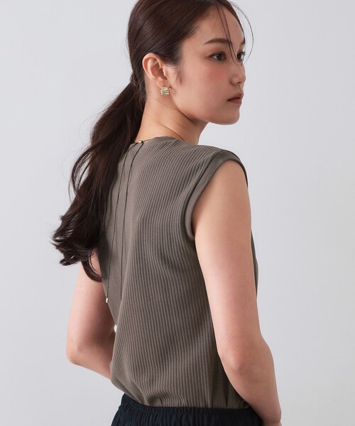 OPAQUE.CLIP(オペークドットクリップ)の「◆ノースリーブリブカットソー【洗濯機洗い可】(Tシャツ/カットソー・レディース・ホワイト/ダークグレー/ブラウン系その他/ブラック・42/40/38/36)」の13枚目の写真