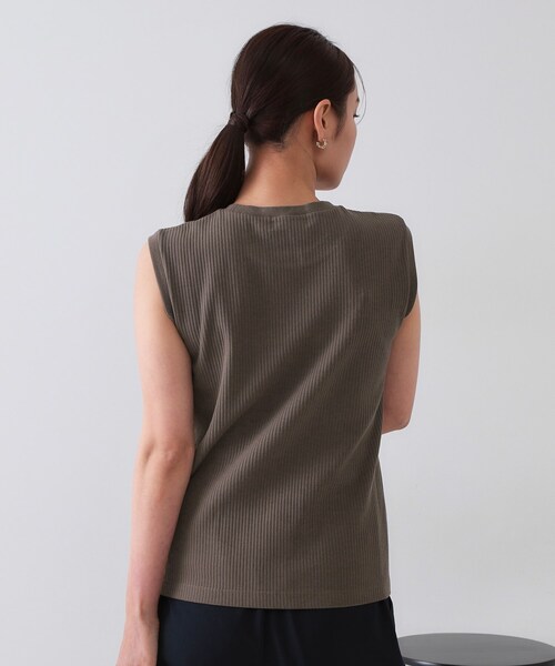 OPAQUE.CLIP(オペークドットクリップ)の「◆ノースリーブリブカットソー【洗濯機洗い可】(Tシャツ/カットソー・レディース・ホワイト/ダークグレー/ブラウン系その他/ブラック・42/40/38/36)」の19枚目の写真