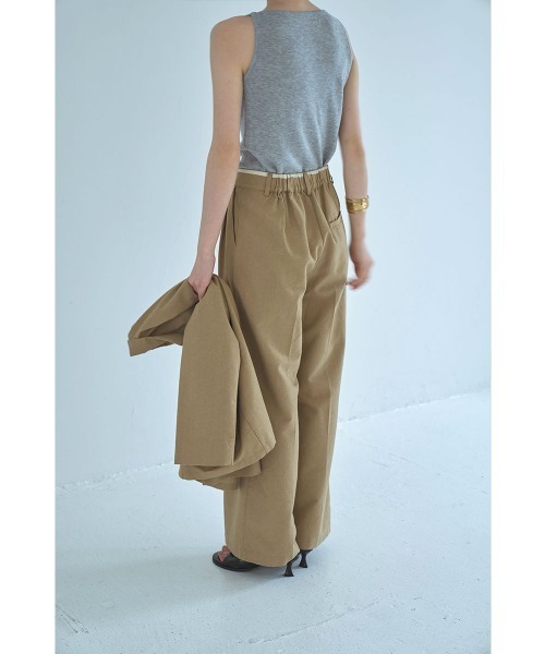 marjour（マージュール）の「WAIST PIPING LINEN BLEND PANTS（その他パンツ・レディース・ベージュ・M）」の4枚目の写真