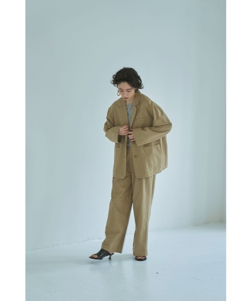 marjour（マージュール）の「WAIST PIPING LINEN BLEND PANTS（その他パンツ・レディース・ベージュ・M）」の7枚目の写真