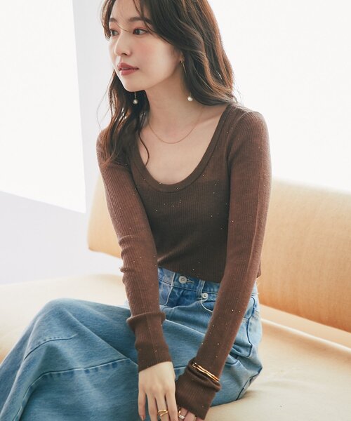 La boutique BonBon（ラブティックボンボン）の「【名品・ヘビロテアイテム】シアースパンコール2WAYリブニット（ニット/セーター・レディース・ブラック/オフホワイト/ピンク/ブラウン・FREE）」の4枚目の写真