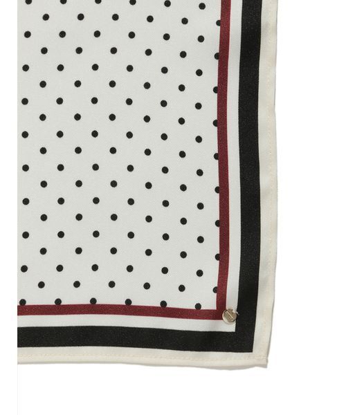 SNIDEL(スナイデル)の「ドット柄ベーシックスカーフ(バンダナ/スカーフ・レディース・ブラック/ホワイト/ボルドー・F)」の9枚目の写真