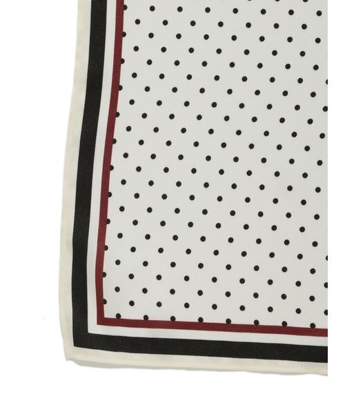 SNIDEL(スナイデル)の「ドット柄ベーシックスカーフ(バンダナ/スカーフ・レディース・ブラック/ホワイト/ボルドー・F)」の11枚目の写真