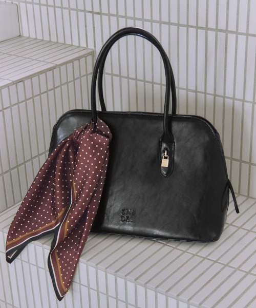 SNIDEL(スナイデル)の「ドット柄ベーシックスカーフ(バンダナ/スカーフ・レディース・ブラック/ホワイト/ボルドー・F)」の3枚目の写真