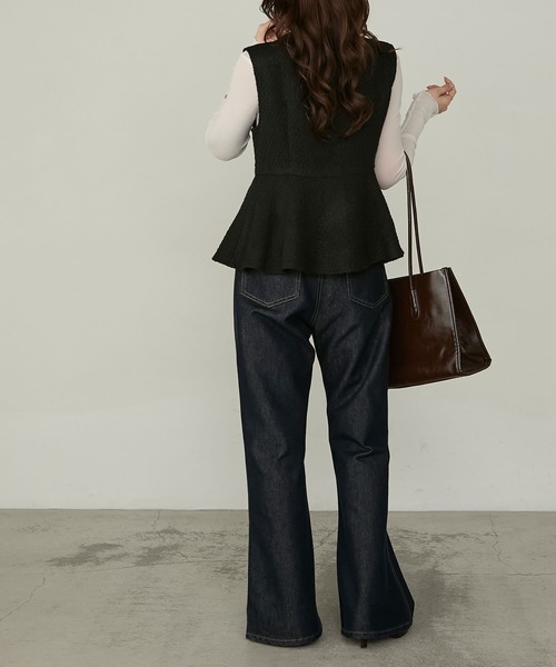 Cherir Mignon（シェリルミニョン）の「【Cherir Mignon】- Silhouette Couture -ゴールドボタンツイードアシメペプラムベスト（ベスト・レディース・ブラック/アイボリー・FREE）」の11枚目の写真