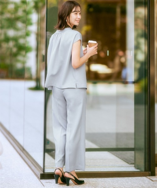 7days Life Styling(セブンデイズライフスタイリング)の「【レディーススーツ】ドビー素材ペプラムノーカラージャケットセットアップスーツ(ジャケット+前後2WAYブラウス+ワイドストレートパンツ)<大きいサイズ有>(スーツセット・レディース・グレー/ネイビー・S/M/L/LL/3L)」の5枚目の写真