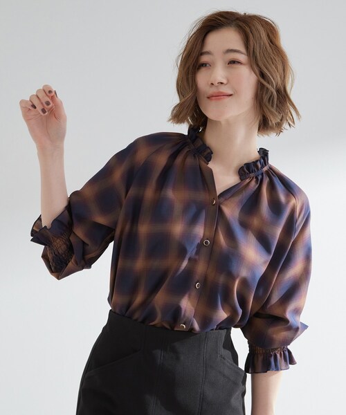 grove（グローブ）の「衿もとすっきり一枚で映える 涼しげ秋色チェックブラウス（シャツ/ブラウス・レディース・ボルドー/ネイビー系1/ブラック/ベージュ系その他5/オフホワイト・02/03/01/04/05）」の4枚目の写真