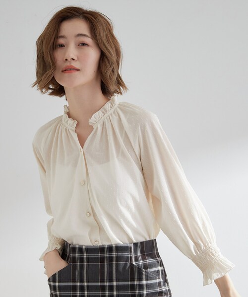 grove（グローブ）の「衿もとすっきり一枚で映える 涼しげ秋色チェックブラウス（シャツ/ブラウス・レディース・ボルドー/ネイビー系1/ブラック/ベージュ系その他5/オフホワイト・02/03/01/04/05）」の6枚目の写真