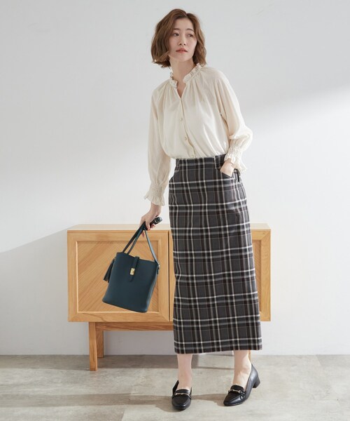 grove（グローブ）の「衿もとすっきり一枚で映える 涼しげ秋色チェックブラウス（シャツ/ブラウス・レディース・ボルドー/ネイビー系1/ブラック/ベージュ系その他5/オフホワイト・02/03/01/04/05）」の7枚目の写真