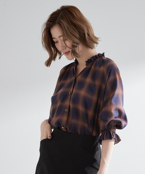 grove（グローブ）の「衿もとすっきり一枚で映える 涼しげ秋色チェックブラウス（シャツ/ブラウス・レディース・ボルドー/ネイビー系1/ブラック/ベージュ系その他5/オフホワイト・02/03/01/04/05）」の22枚目の写真