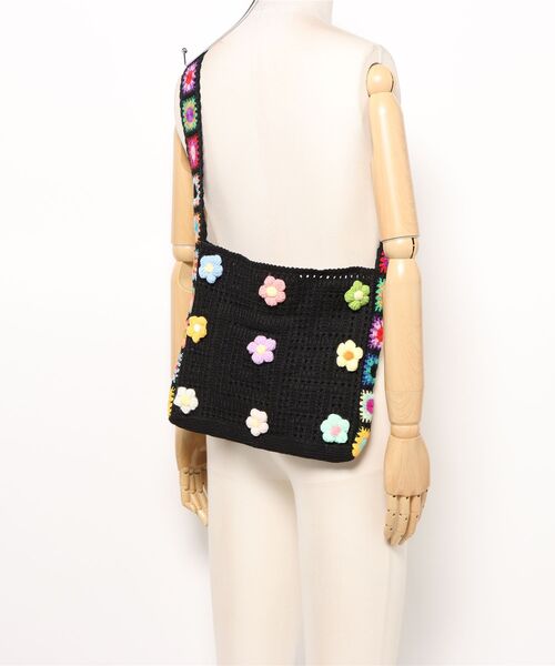 tone(トーン)の「【88eighty-eight】カラフルフラワーアップリケクロシェショルダーバッグ【import】(MA)(ショルダーバッグ・レディース・ホワイト/ベージュ/ブラック・FREE)」の14枚目の写真