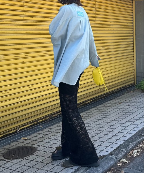 mi via loca(ミヴィアロカ)の「エアリーデニム 配色ステッチ バンドカラーシャツ(シャツ/ブラウス・レディース・ライトブルー/ブルー・FREE)」の21枚目の写真