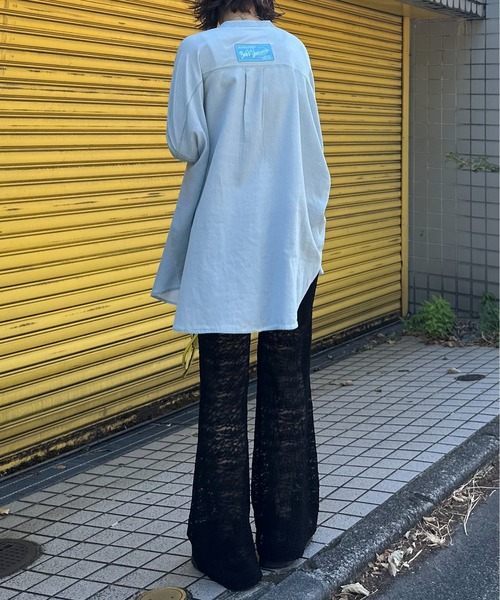 mi via loca(ミヴィアロカ)の「エアリーデニム 配色ステッチ バンドカラーシャツ(シャツ/ブラウス・レディース・ライトブルー/ブルー・FREE)」の22枚目の写真