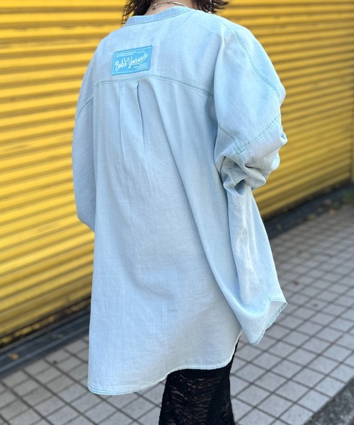 mi via loca(ミヴィアロカ)の「エアリーデニム 配色ステッチ バンドカラーシャツ(シャツ/ブラウス・レディース・ライトブルー/ブルー・FREE)」の14枚目の写真