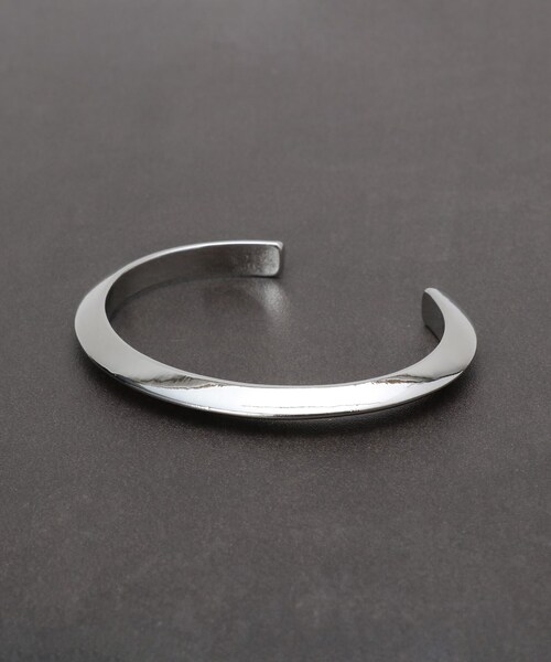 THE SHOP TK (ザ ショップ ティーケー )の「トライアングルパターンバングル(ブレスレット・メンズ・ゴールド/シルバー・00)」の1枚目の写真