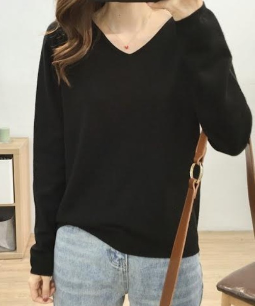 cammie（キャミー）の「Ｖネックユッタリベーシックニットトップス（ニット/セーター・レディース・ネイビー/イエロー/ホワイト/ブラック/グレー・FREE）」の2枚目の写真
