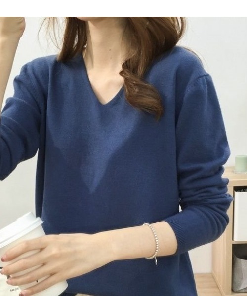 cammie（キャミー）の「Ｖネックユッタリベーシックニットトップス（ニット/セーター・レディース・ネイビー/イエロー/ホワイト/ブラック/グレー・FREE）」の21枚目の写真