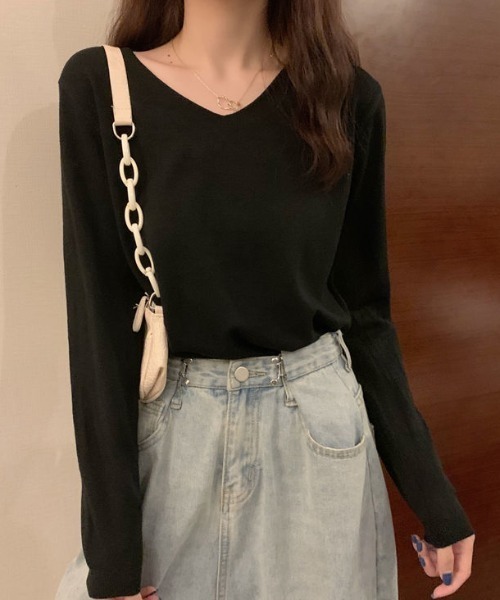 cammie（キャミー）の「Ｖネックユッタリベーシックニットトップス（ニット/セーター・レディース・ネイビー/イエロー/ホワイト/ブラック/グレー・FREE）」の13枚目の写真