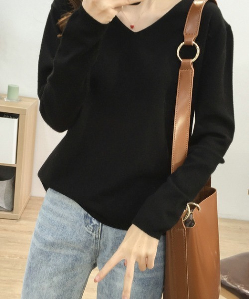 cammie（キャミー）の「Ｖネックユッタリベーシックニットトップス（ニット/セーター・レディース・ネイビー/イエロー/ホワイト/ブラック/グレー・FREE）」の14枚目の写真